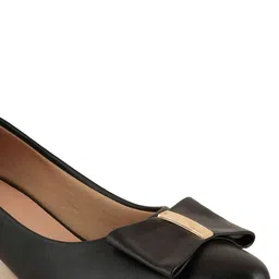 Rubeezz Ethnic Kitten Pumps with Tassels image 3