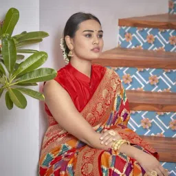 Manohari Multicolour Woven Saree With Unstitched Blouse image 5