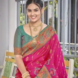 Manohari Pink Woven Saree With Unstitched Blouse image 5