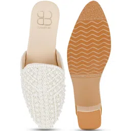 Glam Story Women's Masakali White Mule Shoes image 4
