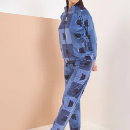 Sweet Dreams Women Printed nightsuit image 3