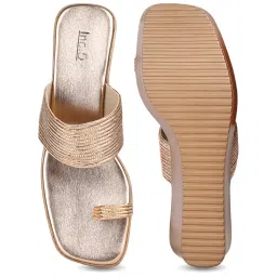 Inc.5 Women's Antique Gold Toe Ring Wedges image 4