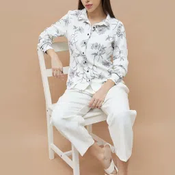Code By Lifestyle Off White Regular Fit Floral Print Shirt image 4