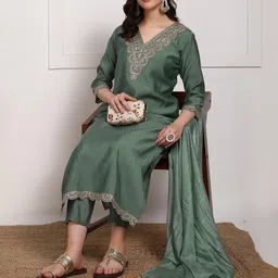 moda rapido NEW ETHNIC 4 YOU Embroidered Silk Blend Kurta Sets-picture-19