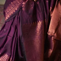 VelvetHue Ethnic Motifs Zari Silk Blend Handloom Saree image 3