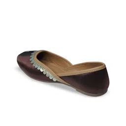 CATBIRD Women Embellished Ethnic Mojaris image 4