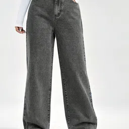 NUCOUTHS Women Comfort Baggy High-Rise Light Fade Jeans-image-81