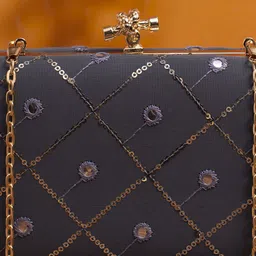 ARTKLIM Embroidered Box Clutch image 4