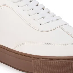 Styli Men White Solid Casual Court Sneakers image 4