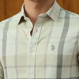 U.S. Polo Assn. Men Tailored Fit Checked Spread Collar Cotton Casual Shirt image 3