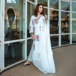 housofcommon Women Viscose Rayon Kurta Churidar Dupatta Set image 2