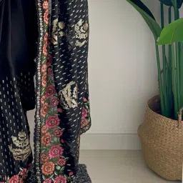 Saree Mall Black Embellished Sarees With Unstitched Blouse image 5