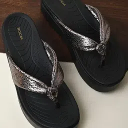 Rocia by Regal Women's Gun Metal Thong Wedges-picture-12