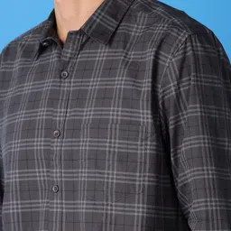 V-Mart Men Classic Opaque Checked Casual Shirt image 3