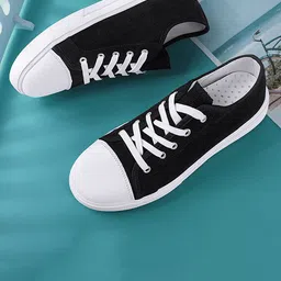 Lejano Men Canvas Colourblocked Sneakers image 3
