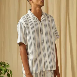 4 TRIPLE O FIVE O BY MUFTI Men Relaxed Fit Textured Cuban Collar Cotton Casual Shirt image 4