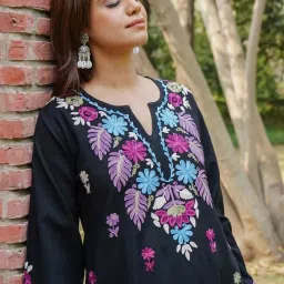 House of Kari Woolen Kashmiri Black Kurta image 5