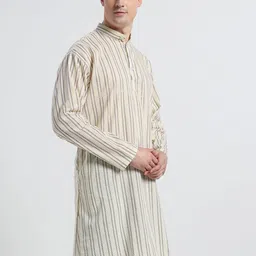 DIYAASH BY AKASH Men Striped Flared Sleeves Kurta image 3