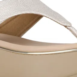 Inc.5 Women's Rose Gold Thong Wedges image 5
