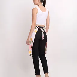 Arrabi Pink & Green Floral Printed Cotton Aprons With Pockets image 4