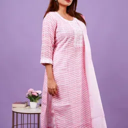NEED APPARELS Striped Printed Round Neck Straight Kurta With Trousers & Dupatta image 5