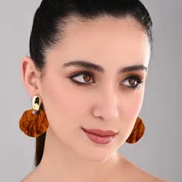 Reenisaa Gold-Plated Artificial Beaded Swirl Shaped Drop Earrings image 3