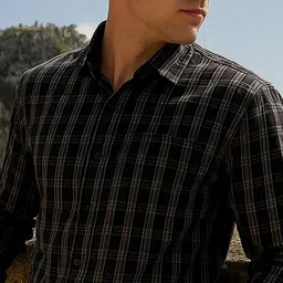 encore by INVICTUS Men Checked Casual Shirt image 3