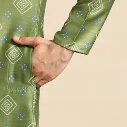 simaaya Sayisha Men Bandhani Printed Pure Silk Kurta with Trousers image 5