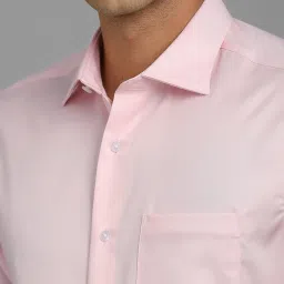 Louis Philippe Pink Regular Fit Solid Shirt image 5