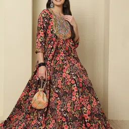 GLAM ROOTS Women Floral Printed Daily Anarkali Kurta image 2