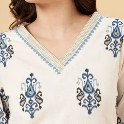 Rangmanch by Pantaloons White Cotton Printed Straight Kurta image 5