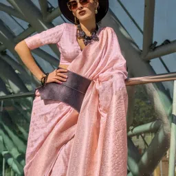 Vardha Pink With Gold Chequered Saree With Unstitched Blouse image 5