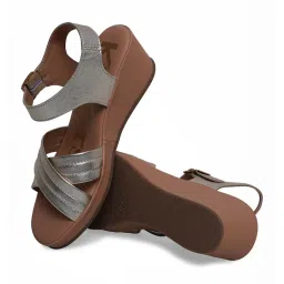 Kickers Women's KICK BIGEYE-IN Silver Ankle Strap Sandals image 5