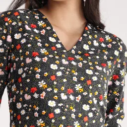 Fablestreet Black Floral Print Midi Dress image 5