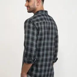 Park Avenue Black Checked Slim Fit Shirt image 2