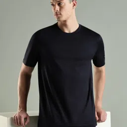 TOMMY HILFIGER Navy Solid Regular Fit Cotton T-Shirt image 5