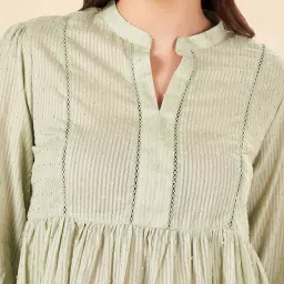 Akkriti by Pantaloons Green Cotton Self Pattern Tunic image 5