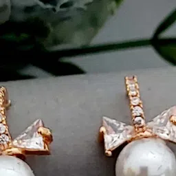 MEIRA JEWELLERY Gold-Plated Artificial Stones and Beads Contemporary Studs image 2