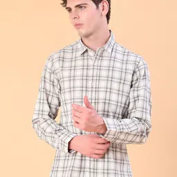 V-Mart Men Checked Spread Collar Cotton Dobby Casual Shirt-image-65