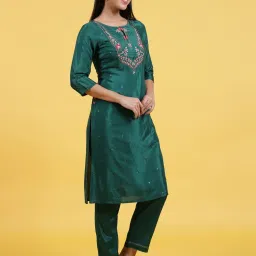 W Green Viscose Embroidered Three Quarter Sleeves Kurta image 5