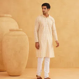 SOJANYA Men Embroidered Regular Sequinned Pure Cotton Kurta with Churidar image 4