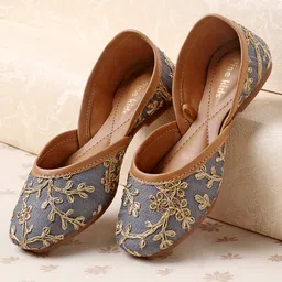 Pine Kids Ethnic Wear Mojaris - Grey-picture-25