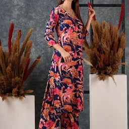 LE Women Floral Printed Regular Gotta Patti Kurta with Palazzos image 3