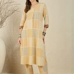 Indo Era Printed V-Neck Pure Cotton Kurta With Trouser image 5