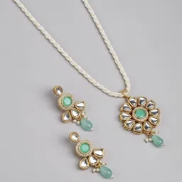 SZN Gold-Plated Kundan Stone-Studded Jewellery Set image 4