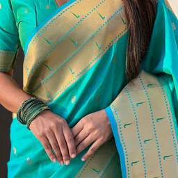 ELITE WEAVES Woven Design Zari Silk Blend Paithani Saree image 4