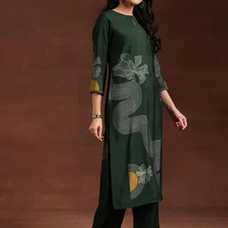 Libas Women Floral Printed Kurta with Trousers & Dupatta image 2