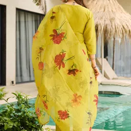 VS MALL Women Floral Embroidered Regular Thread Work Kurta with Trousers & With Dupatta image 4