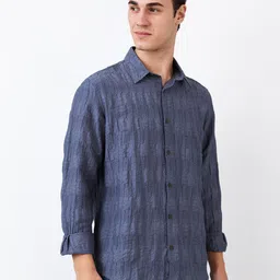 SPYKAR Men Spread Collar Textured Cotton Casual Shirt image 2