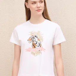 Iconic Women Floral Printed Pure Cotton Applique T-shirt-picture-35